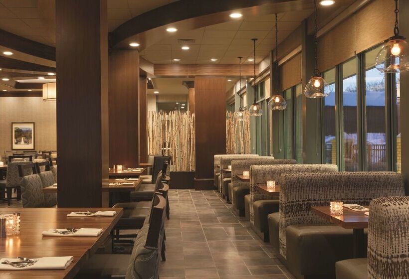 فندق Embassy Suites Saratoga Springs