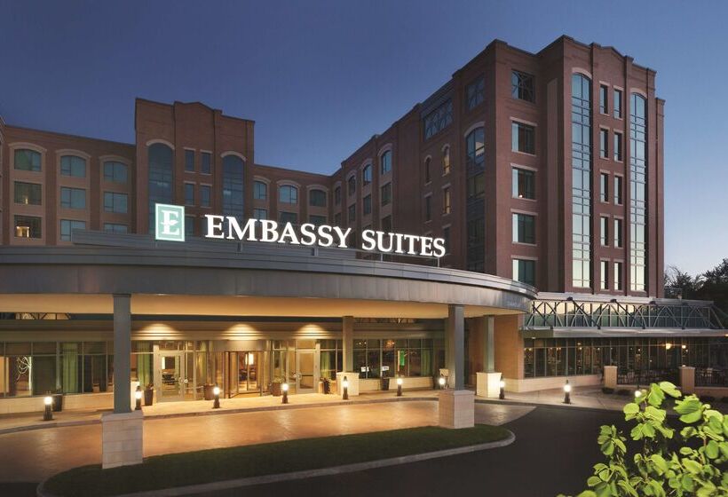 فندق Embassy Suites Saratoga Springs