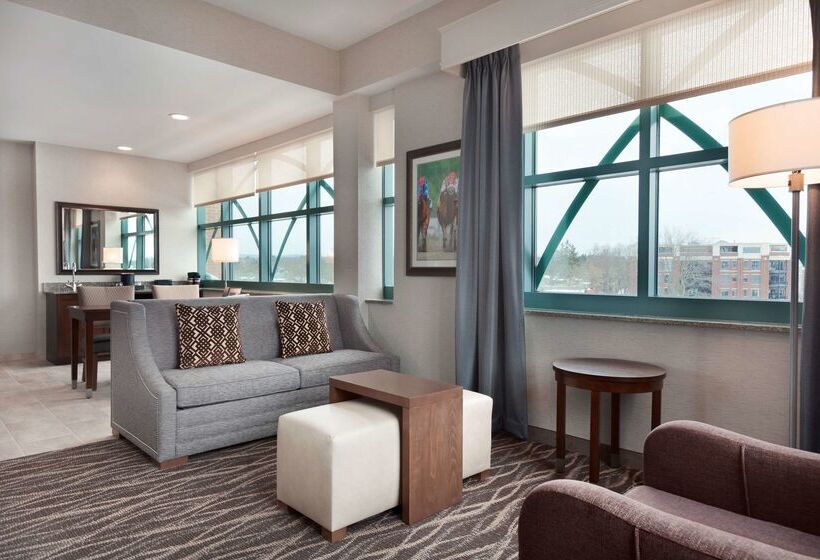 فندق Embassy Suites Saratoga Springs