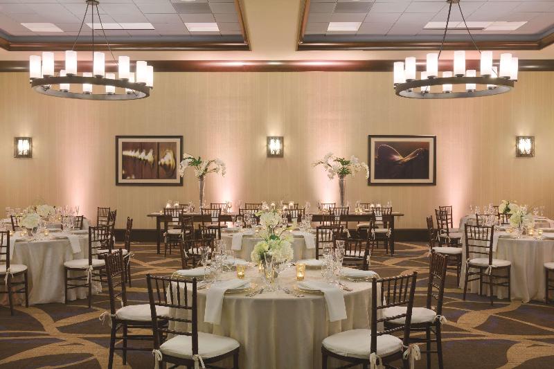 فندق Embassy Suites Saratoga Springs