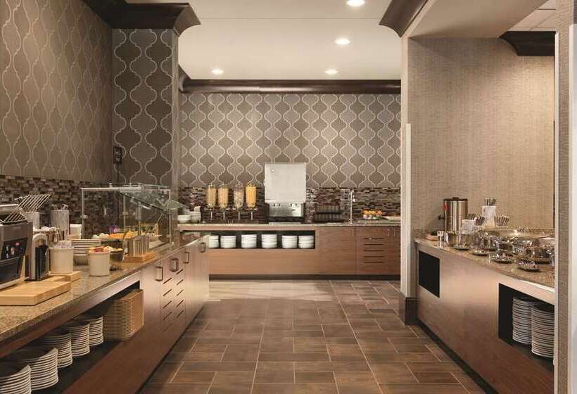 فندق Embassy Suites Saratoga Springs