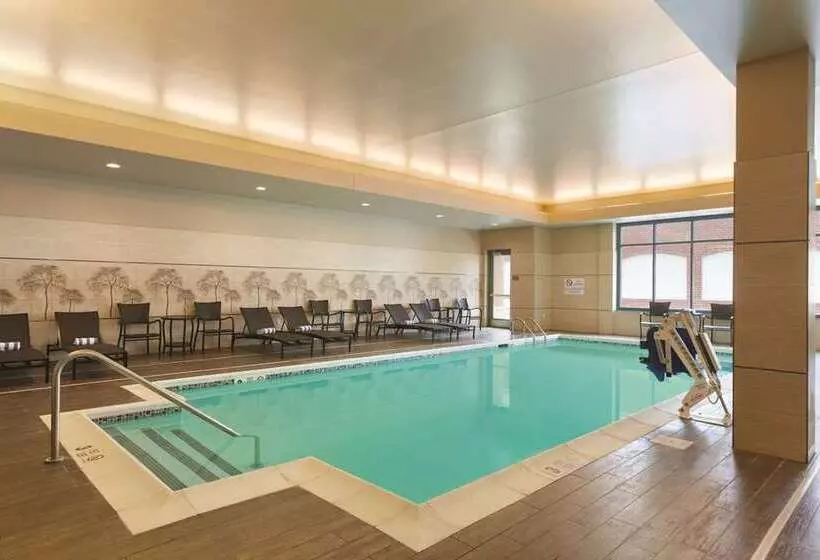 Szálloda Embassy Suites Saratoga Springs