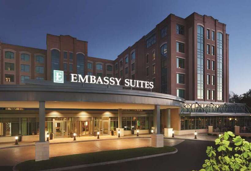 فندق Embassy Suites Saratoga Springs