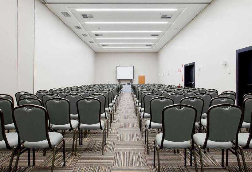 فندق Golden Tulip Sao Jose Dos Campos