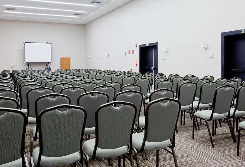 فندق Golden Tulip Sao Jose Dos Campos