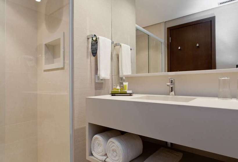 فندق Golden Tulip Sao Jose Dos Campos