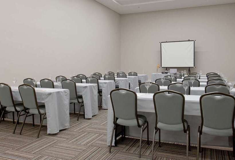 فندق Golden Tulip Sao Jose Dos Campos