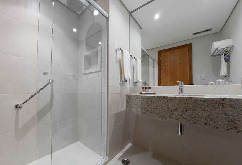 فندق Golden Tulip Sao Jose Dos Campos