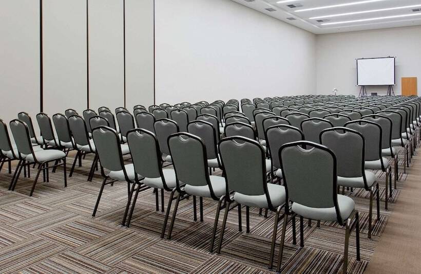 فندق Golden Tulip Sao Jose Dos Campos