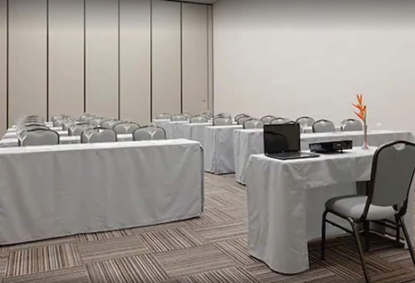 فندق Golden Tulip Sao Jose Dos Campos