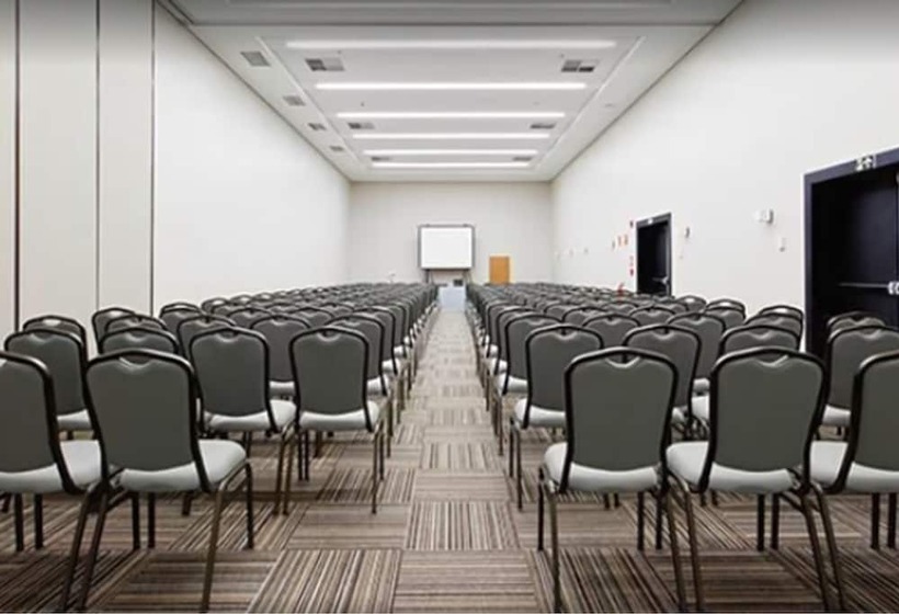 فندق Golden Tulip Sao Jose Dos Campos