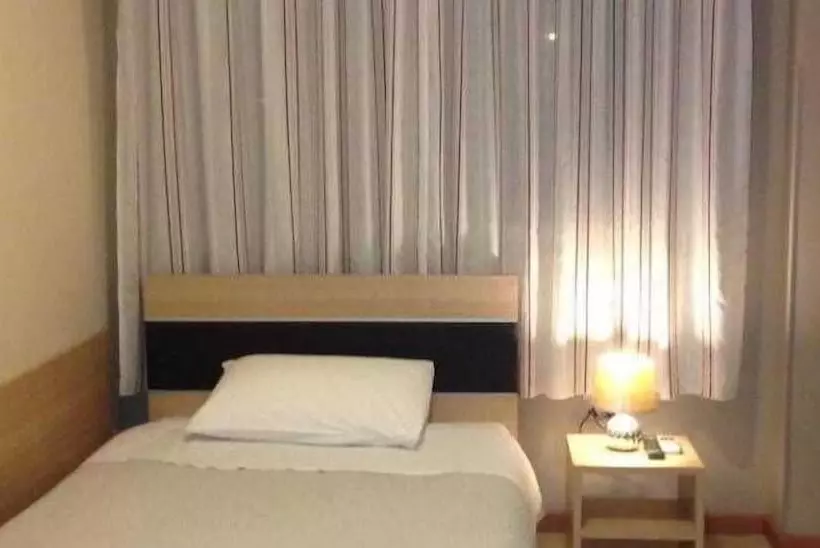 בית מלון כפרי Oresti Center