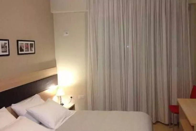 בית מלון כפרי Oresti Center