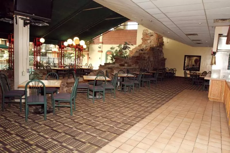 Отель Quality Inn & Suites Fort Collins