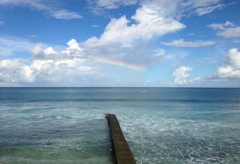 هتل Sandy Point Village