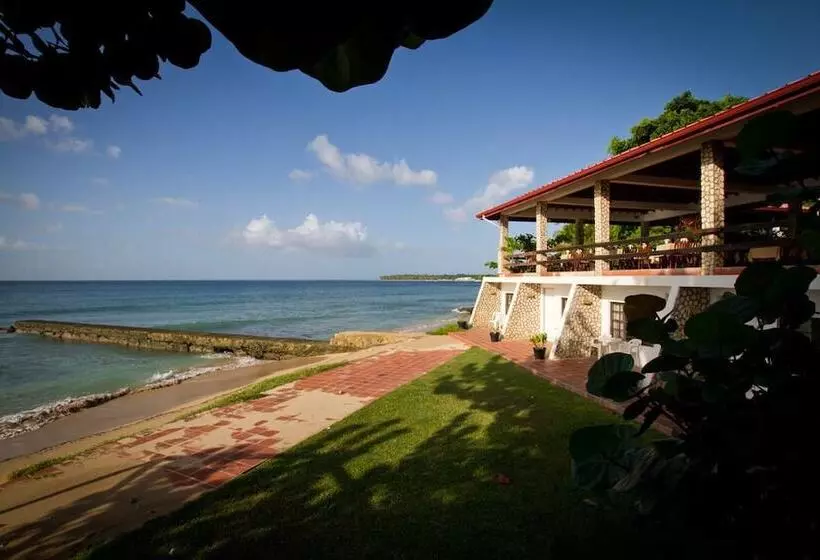 Hotel Sandy Point Village