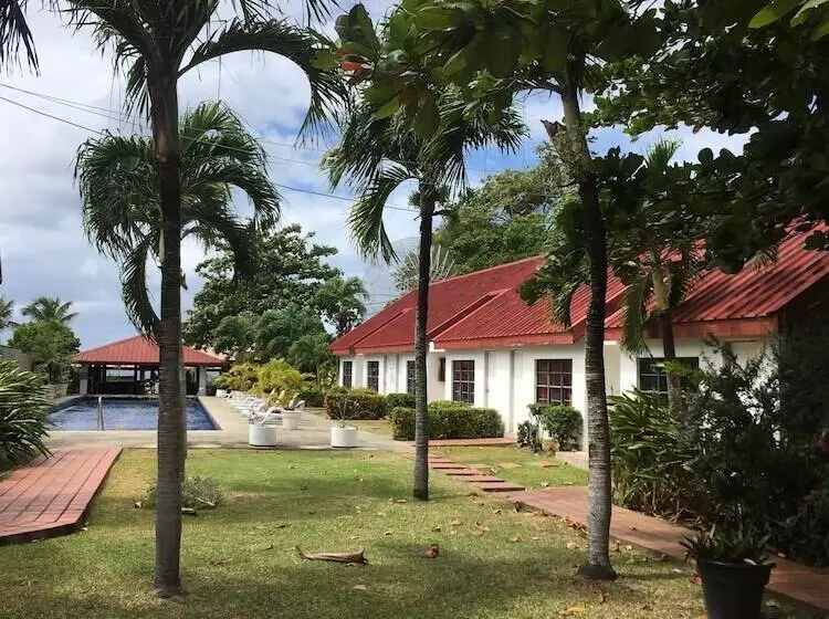 Hotel Sandy Point Village