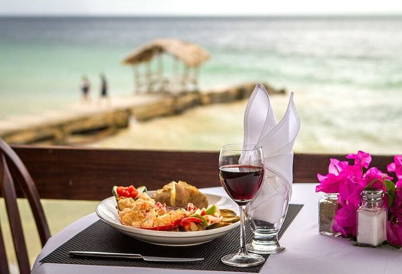 هتل Sandy Point Village