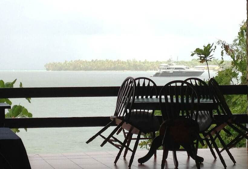 هتل Sandy Point Village