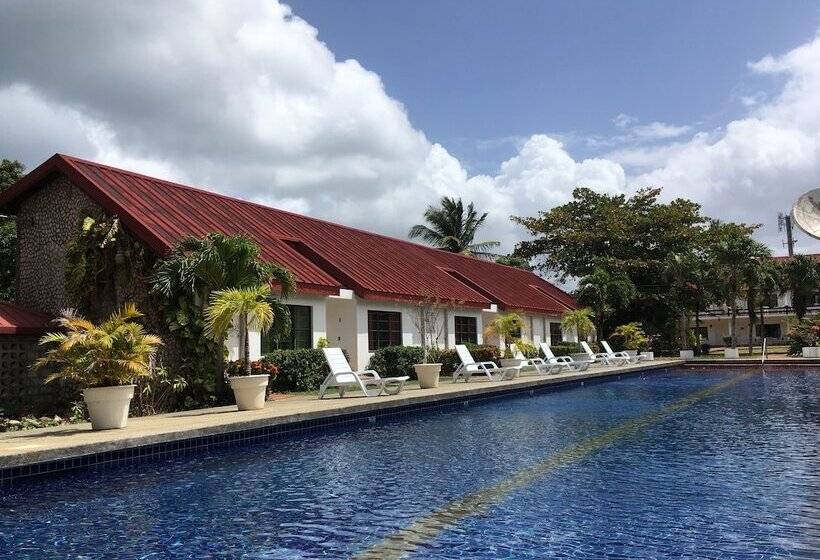 هتل Sandy Point Village