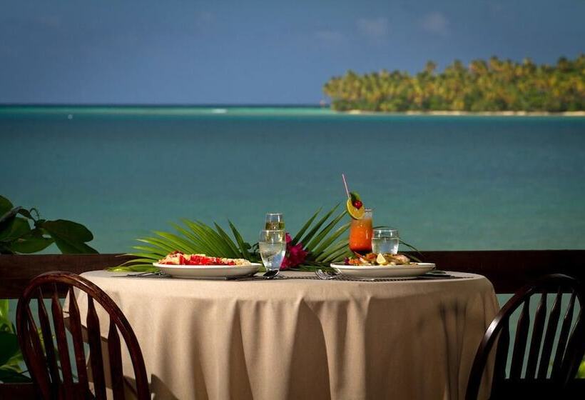 هتل Sandy Point Village