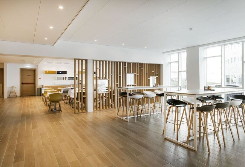 Storm Hotel By Keahotels