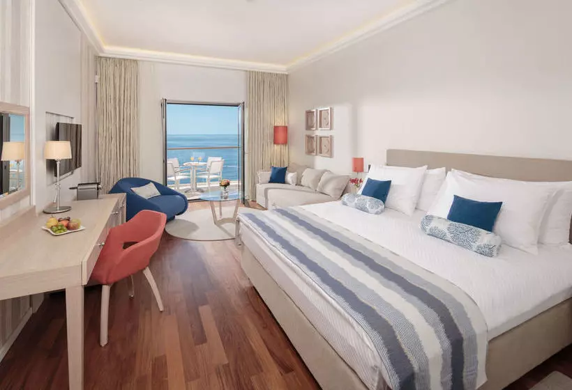 هتل Valamar Isabella Miramare