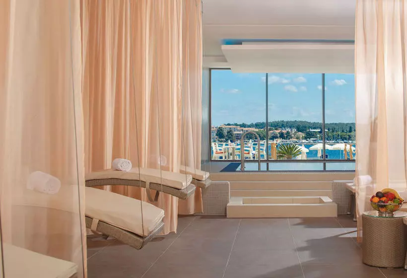 هتل Valamar Isabella Miramare