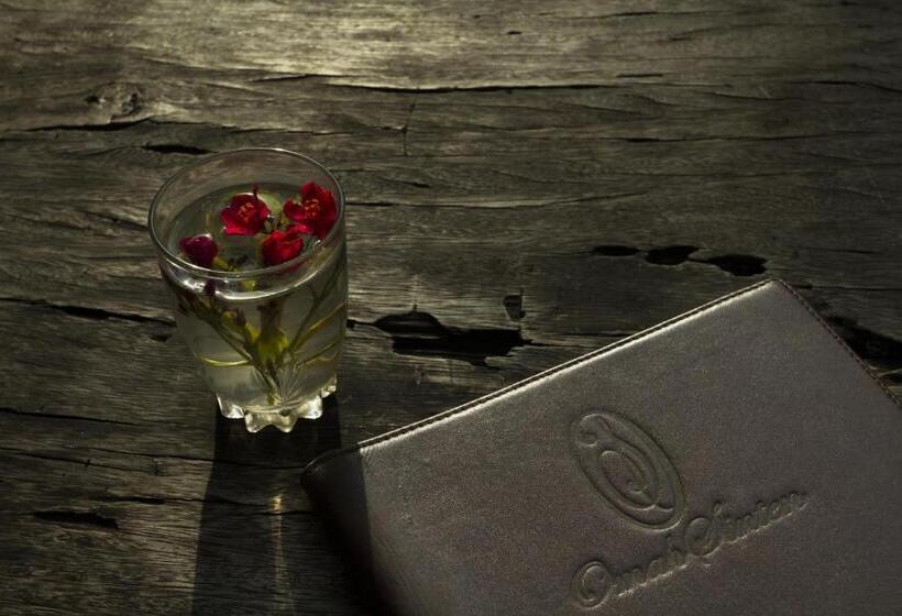 Omah Sinten Heritage Hotel & Resto