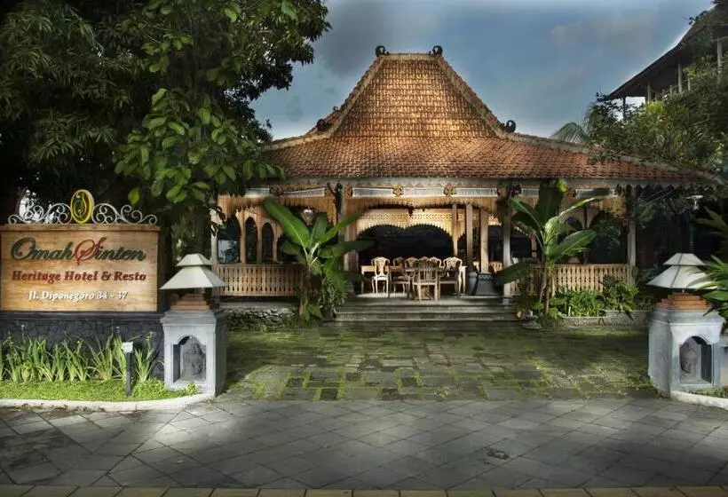 Omah Sinten Heritage Hotel & Resto