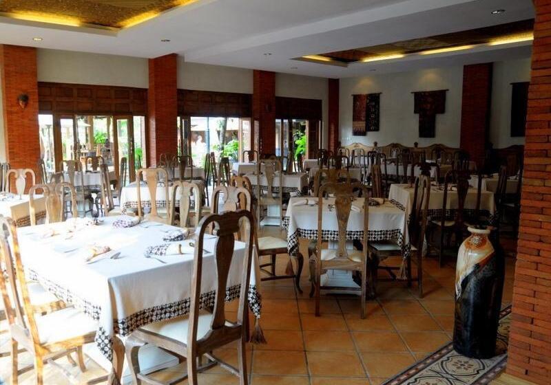 Omah Sinten Heritage Hotel & Resto