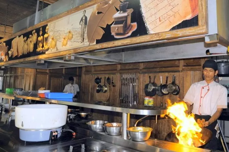 Omah Sinten Heritage Hotel & Resto