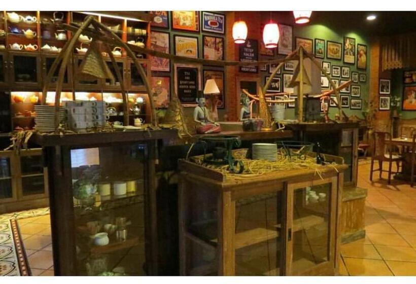 Omah Sinten Heritage Hotel & Resto