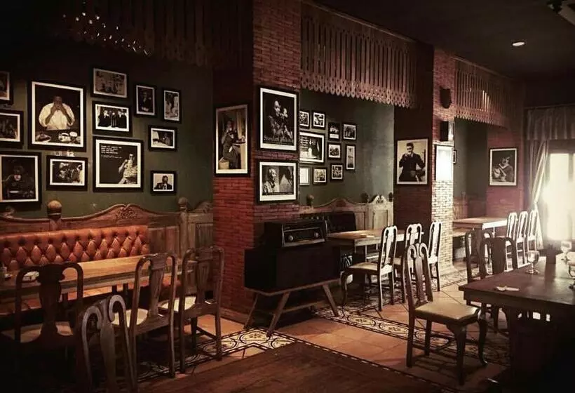 Omah Sinten Heritage Hotel & Resto