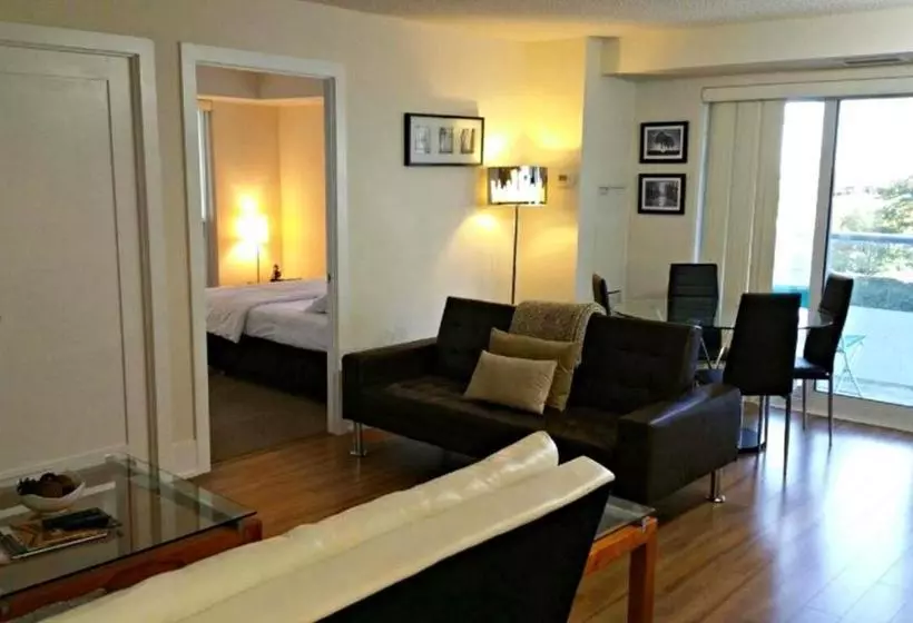 Pelicanstay In Downtown Toronto