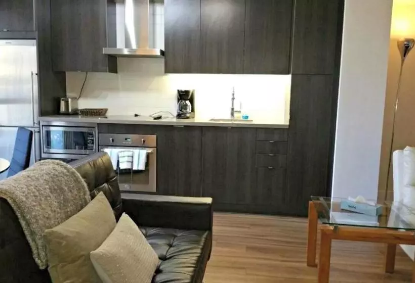 Pelicanstay In Downtown Toronto