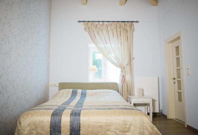 Pensione Tsagarada House