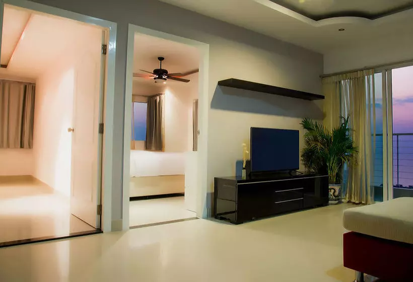 Evergreen Pattaya Serviced Residences