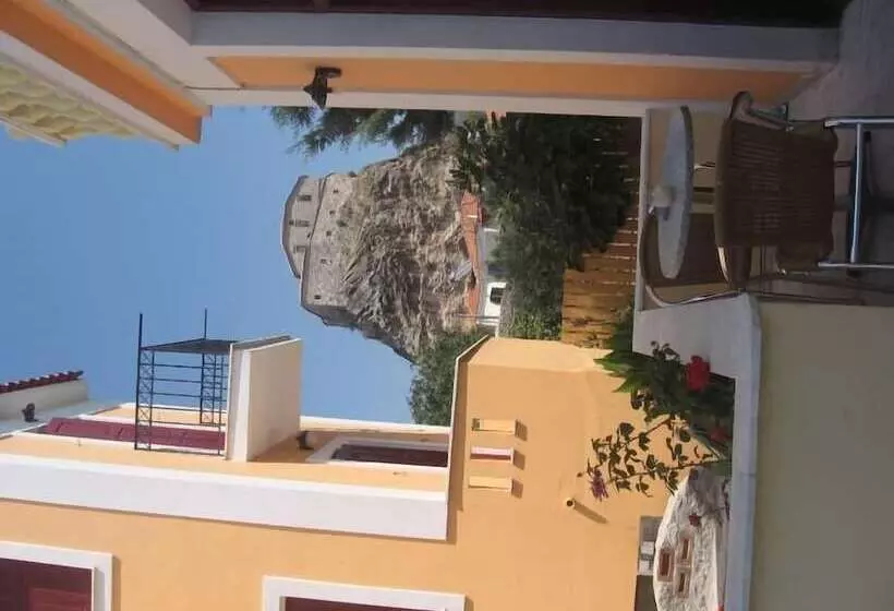 Stella Apartments & Studios