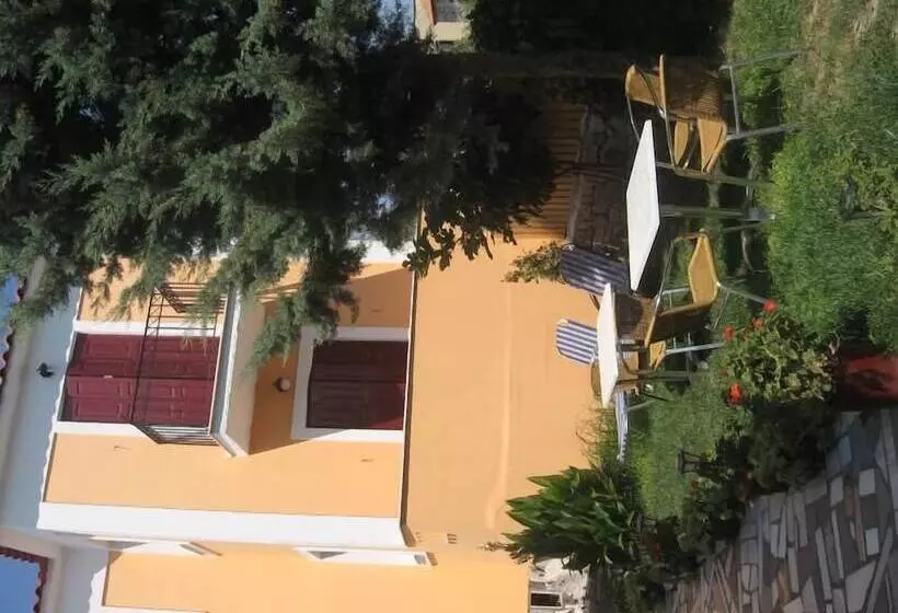 Stella Apartments & Studios