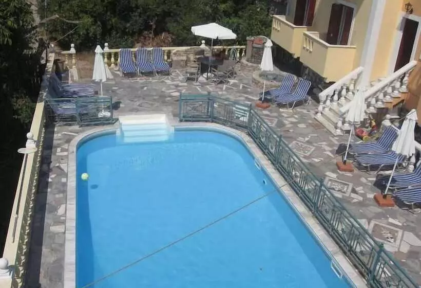 Stella Apartments & Studios