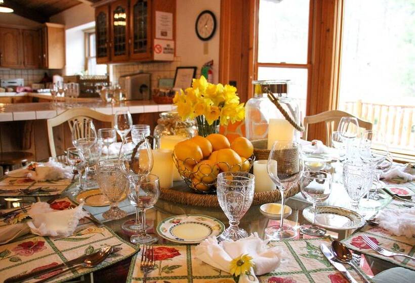 Alpenhorn Bed And Breakfast Inn