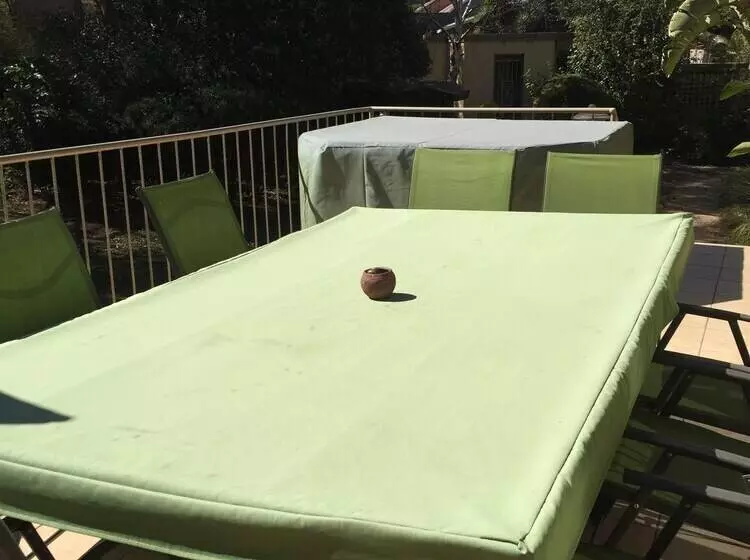 تختخواب و صبحانه Eagle Crest Executive Lodge