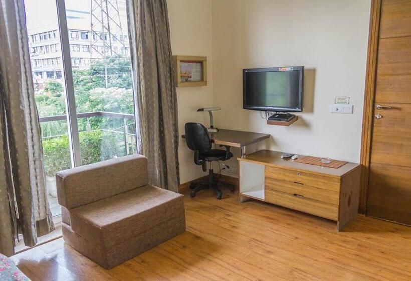 مبيت وإفطار Perch Service Apartment Sector 40