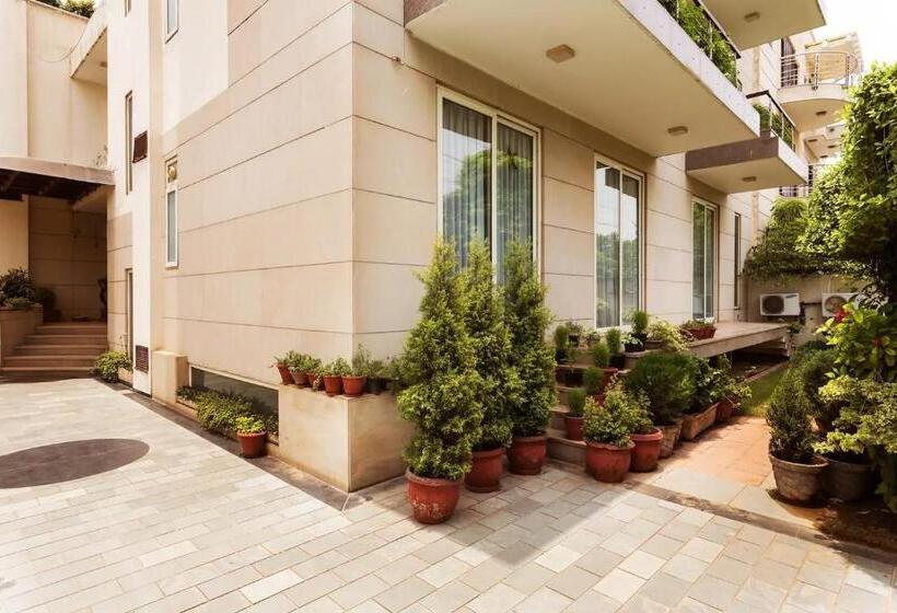 مبيت وإفطار Perch Service Apartment Sector 40