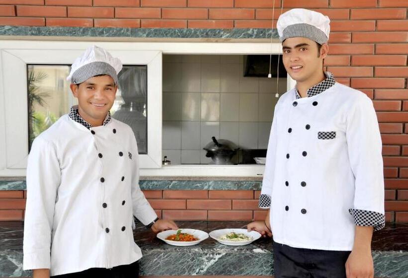 مبيت وإفطار Perch Service Apartment Sector 40