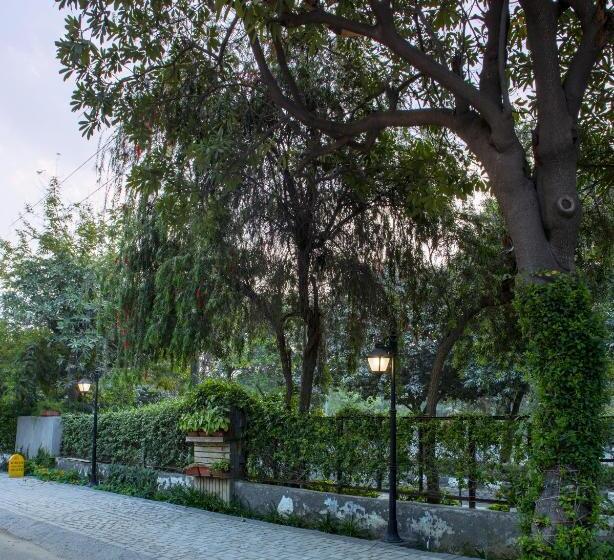 مبيت وإفطار Perch Service Apartment Sector 40