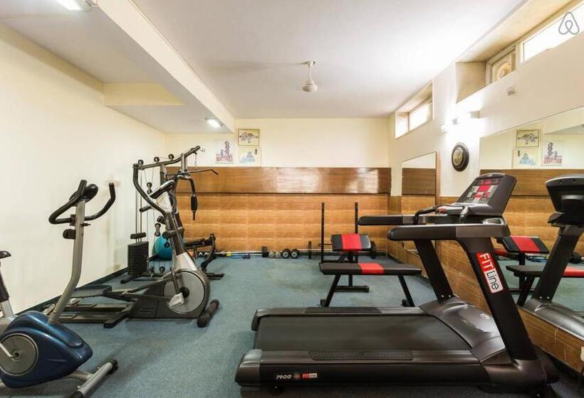 مبيت وإفطار Perch Service Apartment Sector 40