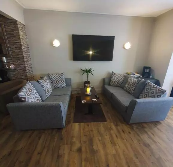 تختخواب و صبحانه The Lenbrook