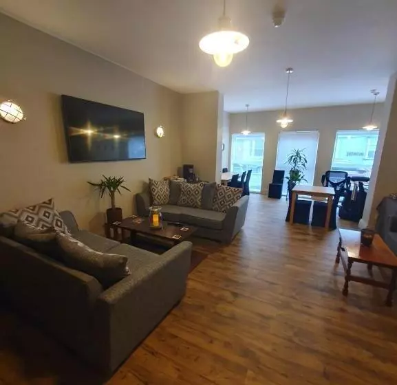 تختخواب و صبحانه The Lenbrook